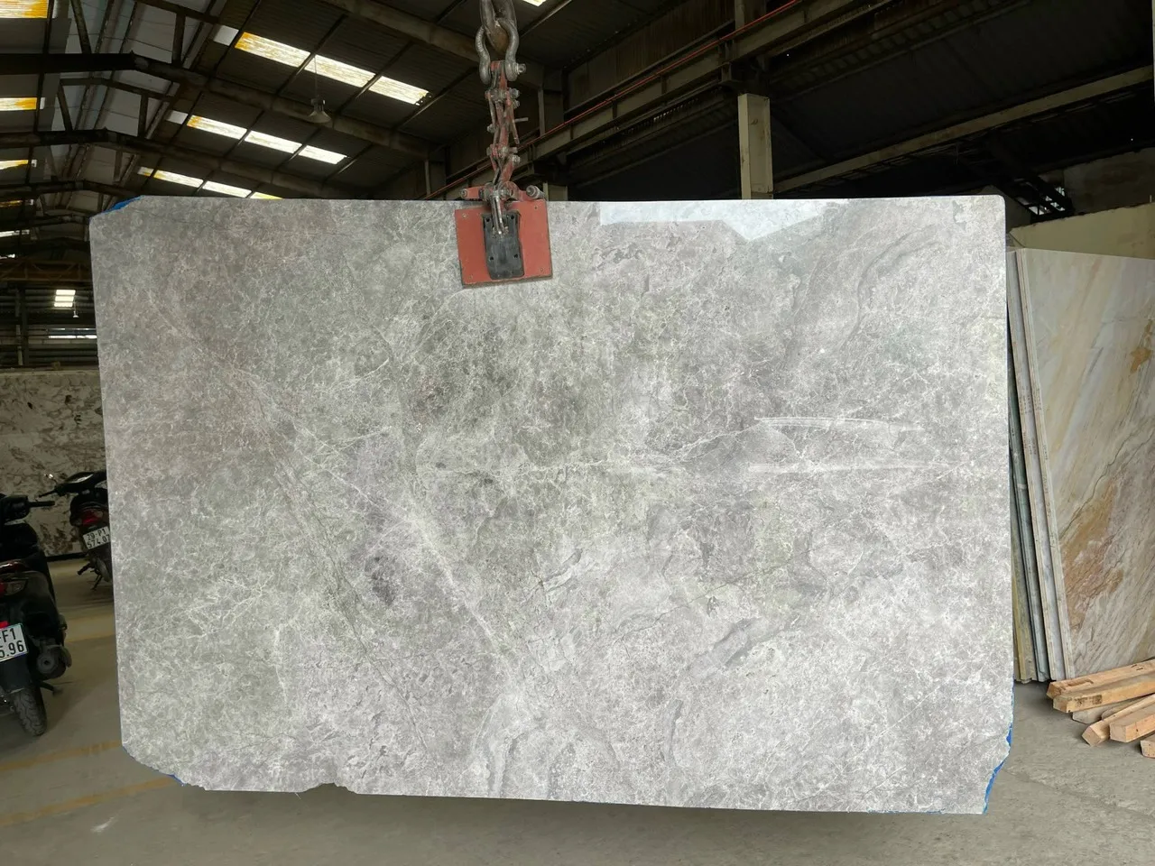 Af107da2e2e24abc13f3